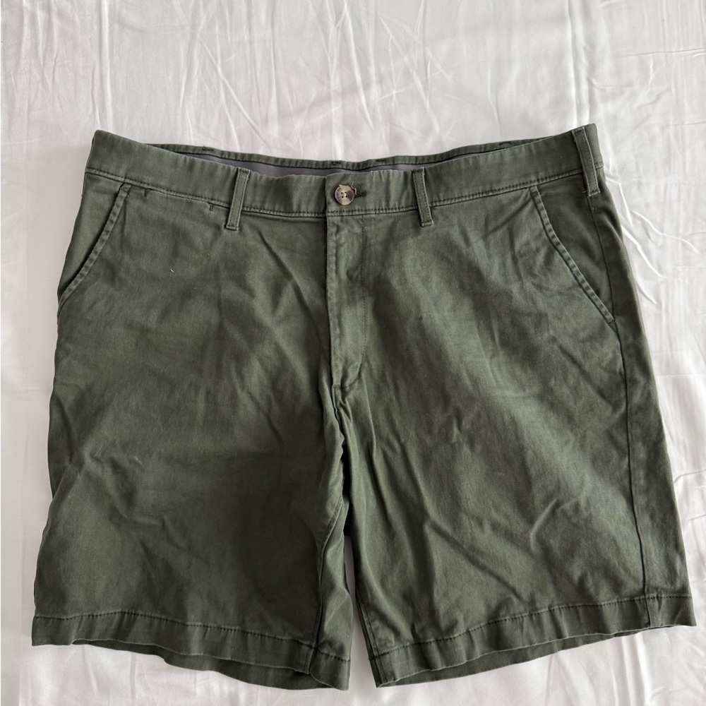 Sonoma Men's Olive Green Flat Front Shorts